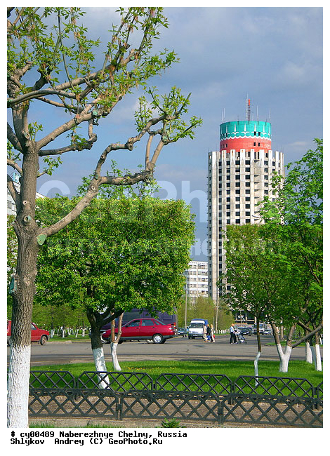 Naberezhnye Chelny, Russia, Tatarstan, city, spring, trees