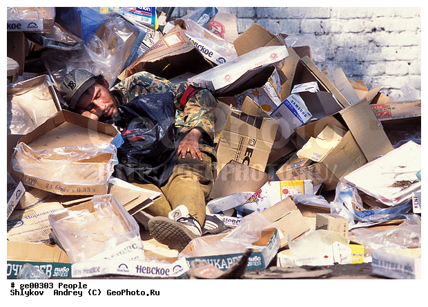 Russia, Saint Petersburg, dust, genre, homeless, sleeping, tramp