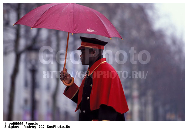 Avenue Champs Elysees, Cities, France, Paris, Streets, door-keeper, genre