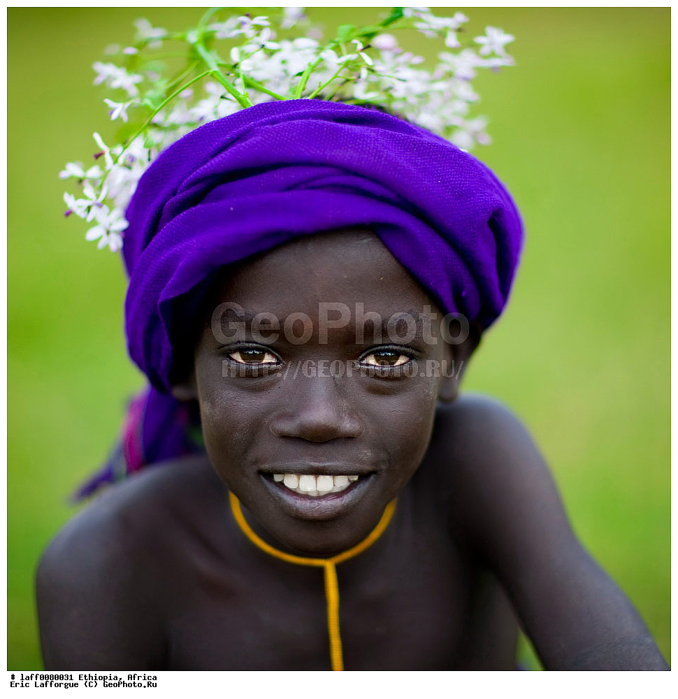 ���������, Abyssinie, ������, ����������� ������, Afrique de l Est, ��������� ������, �������, Ethiopie, Kibbish, Kibish, ��� ��� ������, ������� ������ ���, ������� �� �� �����-��-� ���, ����, ���� �����, ����� ������� ����, �����, �����, ����� �������, ����� ����, bonheur, �������, �����, �������, �������, coiffe �� ����, ������, ������� �����������, ����, ������� ����������, ����������, ������, �������, enfant, etre humain, exterieur, ����, fleurs, �������� ���� ������, �����, garcon, �������� traditionnel, �������, ������ � �����, headshot, ������������ ��������, ����������� carree, ������������, jeunesse, joie, �������, �������, ������, ����� �� ������, ���������, ��������, �� �����, �� ���������, ����, �������, ��������, peuple ����, peuple �����, peuple nomade, couleur ����, �������, �����, regardant � ������, ������, ��������, sourir, sourire, ���������� �������, ����, ���� et epaules, ������������ ������, �������, tribu, tribu des ����, tribu des �����, vallee de l ���, ������� �� Kibbish, ������� �� Kibish, ������� Kibbish, ������� Kibish, �����, vue exterieure, ��������