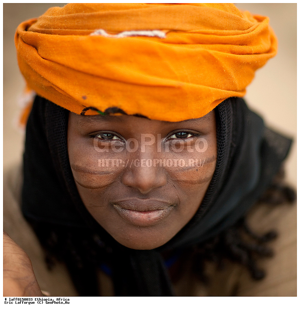 ���������, Abyssinie, ������, ����������� ������, Afrique de l Est, ��������� ������, �������, Ethiopie, ������, Karrayyu, Karrayyu ����, Karrayyu �������, �����, ����, cicatrice, ������� ����������, ����, ������� ����������, ����������, ������, etre humain, exterieur, ����, �����, femme, �������� �������, headshot, ��������������, ������������ ��������, ����������� carree, joues, ������, ����� �� ������, �� �����, �� ���������, ����, �������, ��������, peuple Karrayyu, couleur ����, �������, regardant � ������, ����, ������������, ���������� �������, tatouage, ����, ����, ������������ ������, ���������, �������, tribu, tribu des Karrayyus, �����, vue exterieure, �������