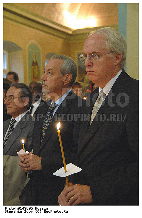 Temple, St, VIC, Catherine, Martyr, (representation, Orthodox, Church, America, the Moscow patriarchy), Dirge, innocently killed, result, terrorist act, the United States, New York, 11 September 2001, the year many innocents murdered, hands of terrorists around, world, picture :, Ambassador, US, Russian, Federation, John Beyrle, (right)