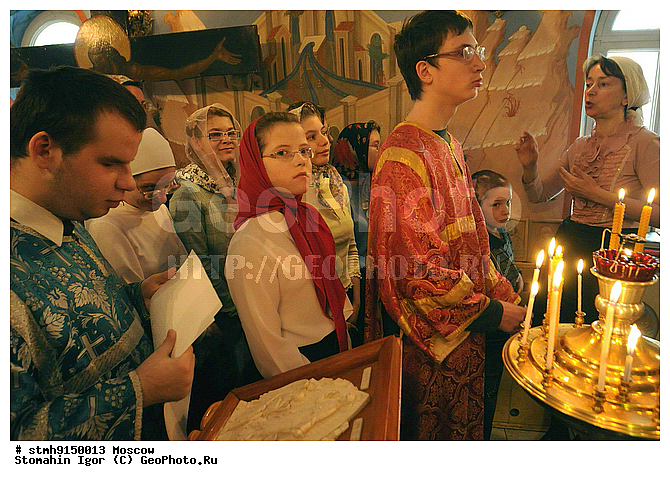 Children, house, deaf-blind, Sergius, Posada, Celebration, Easter, picture :, students, in time, Easter, service, church, Reverend, Sergius of Radonezh
