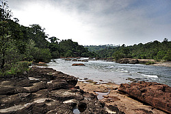 ������� Tad Leuk. ������������ ���� Phou Khao Khouay. ����