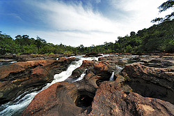 ������� Tad Leuk. ������������ ���� Phou Khao Khouay. ����