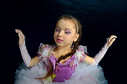 Underwater Art-portrait & Fashion collection