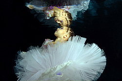 Underwater Art-portrait & Fashion collection