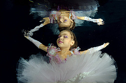 Underwater Art-portrait & Fashion collection