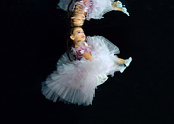 Underwater Art-portrait & Fashion collection