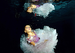 Underwater Art-portrait & Fashion collection