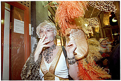 �������