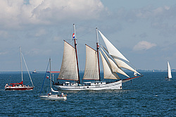 Flying Dutchman (������� ���������) - Two-masted schooner, Netherlands