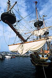Kalmar Nyckel - Full-rigged ship,  USA